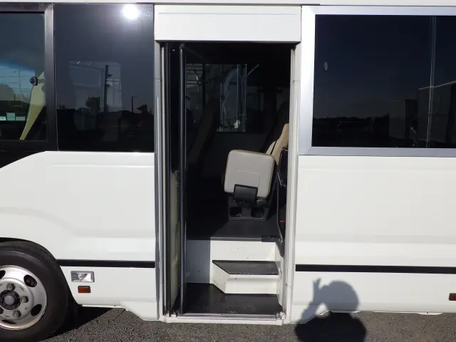 トヨタ コースター SKG-XZB70(2WD)の写真32