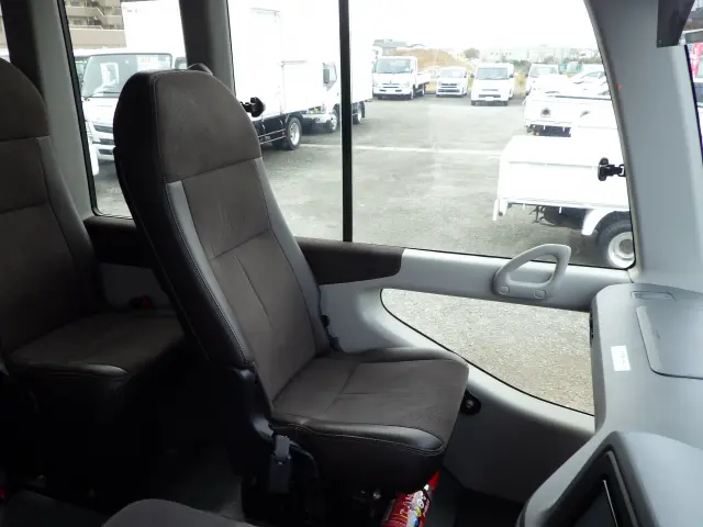 トヨタ コースター SDG-XZB70(2WD)の写真8