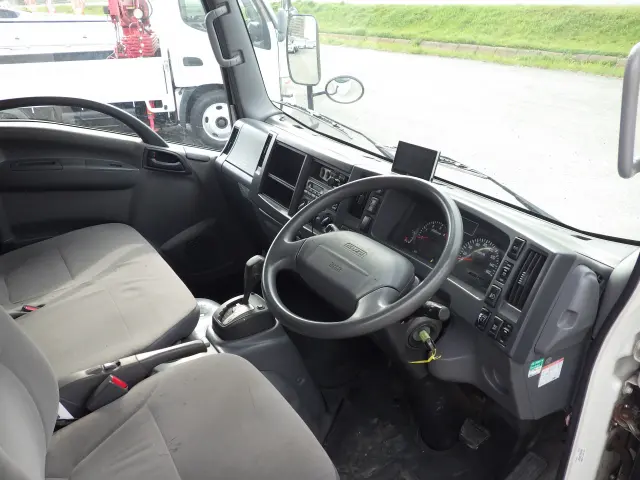 いすゞ エルフ TKG-NMR85AN(2WD)の写真6