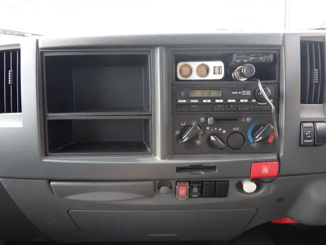 いすゞ エルフ TKG-NMR85AN(2WD)の写真9