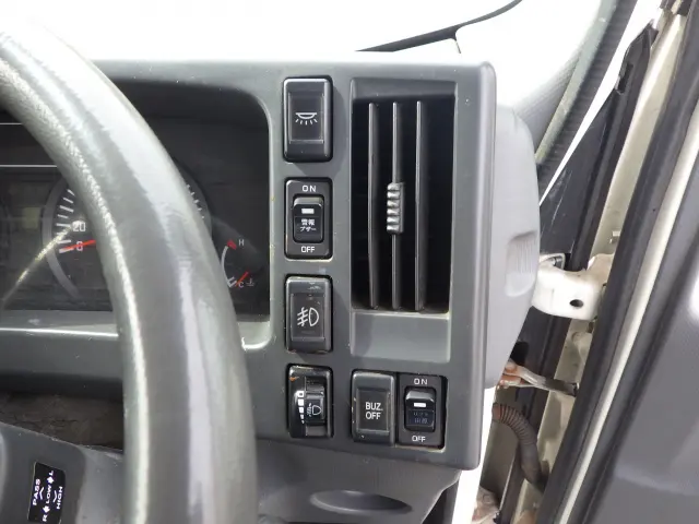 いすゞ エルフ TKG-NMR85AN(2WD)の写真13