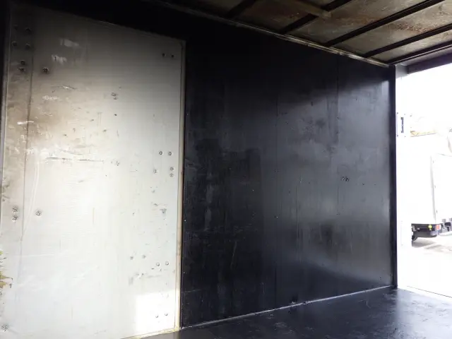 いすゞ エルフ TKG-NMR85AN(2WD)の写真26