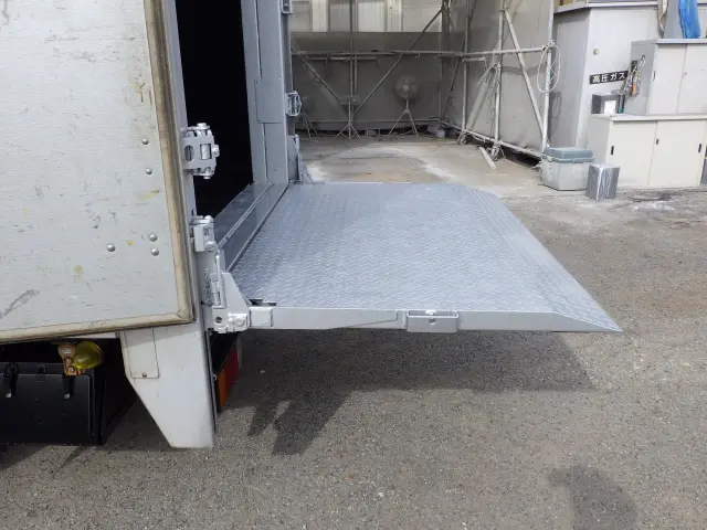 いすゞ エルフ TKG-NMR85AN(2WD)の写真30