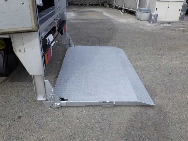 いすゞ エルフ TKG-NMR85AN(2WD)の写真31