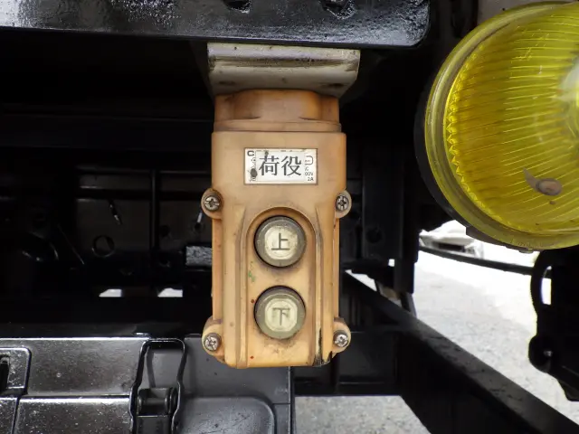 いすゞ エルフ TKG-NMR85AN(2WD)の写真42