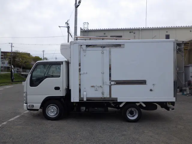 いすゞ エルフ TPG-NHR85AN(2WD)の写真3