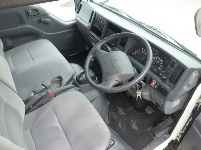 いすゞ エルフ TPG-NHR85AN(2WD)の写真6