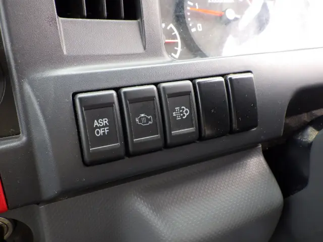 いすゞ エルフ TPG-NHR85AN(2WD)の写真12