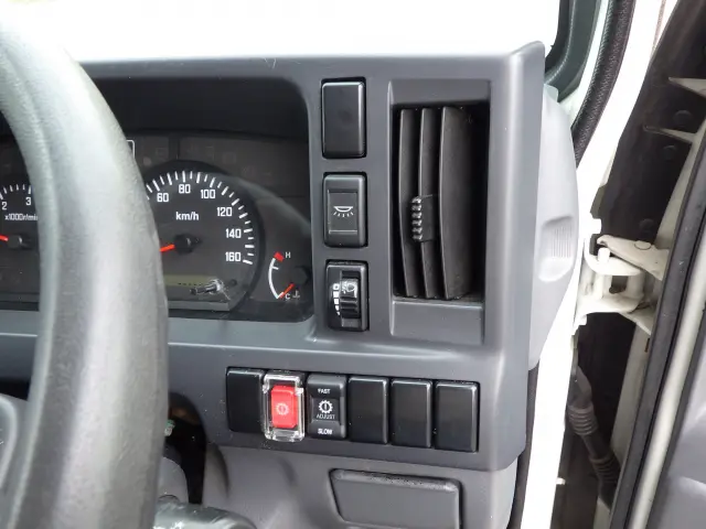 いすゞ エルフ TPG-NHR85AN(2WD)の写真13