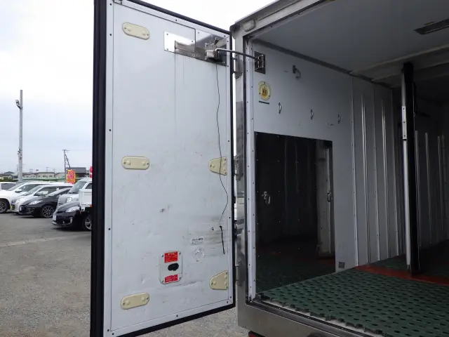 いすゞ エルフ TPG-NHR85AN(2WD)の写真26