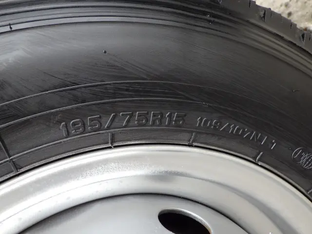 いすゞ エルフ TPG-NHR85AN(2WD)の写真35