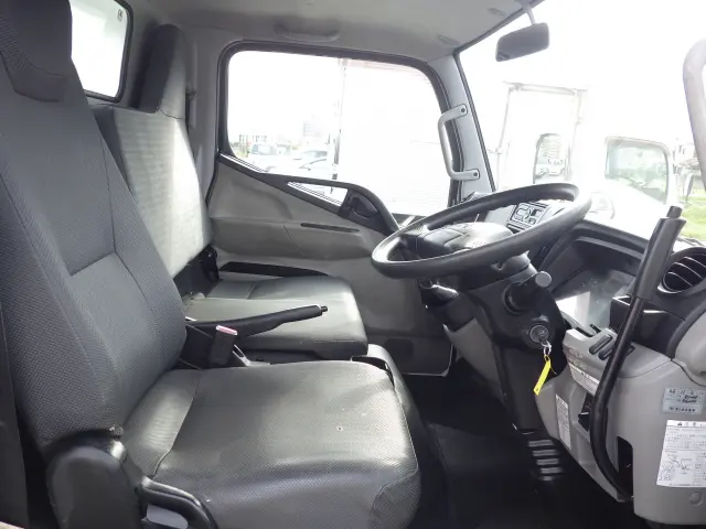 三菱 キャンター TPG-FBA30(2WD)の写真7