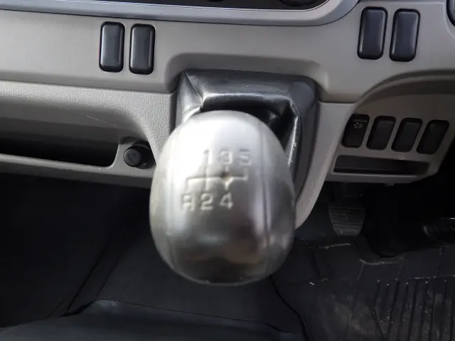 三菱 キャンター TPG-FBA30(2WD)の写真15