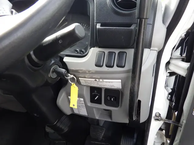 三菱 キャンター TPG-FBA30(2WD)の写真16
