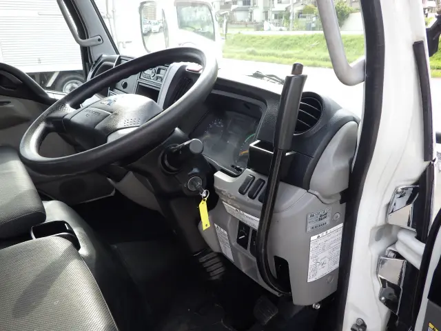 三菱 キャンター TPG-FBA30(2WD)の写真19