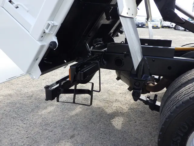三菱 キャンター TPG-FBA30(2WD)の写真31