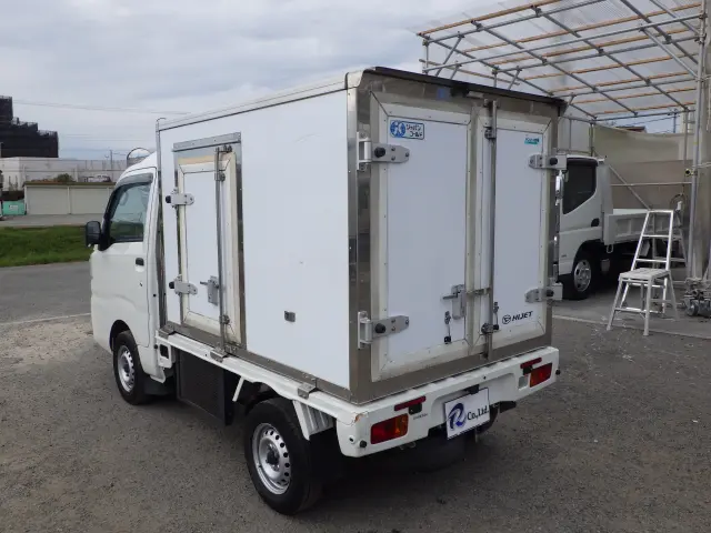 ダイハツ ハイゼットトラック 3BD-S500P(2WD)の写真2