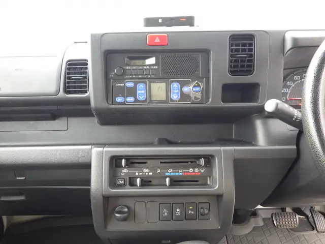 ダイハツ ハイゼットトラック 3BD-S500P(2WD)の写真9