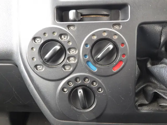 トヨタ ライトエーストラック DBF-S402U(2WD)の写真11