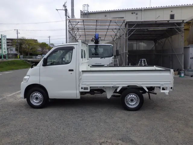 トヨタ タウンエーストラック 5BF-S403U(2WD)の写真3