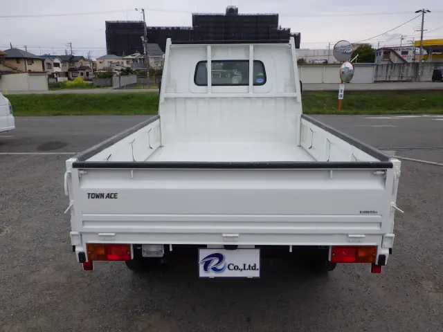 トヨタ タウンエーストラック 5BF-S403U(2WD)の写真5