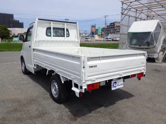 トヨタ ライトエーストラック DBF-S412U(4WD)の写真2