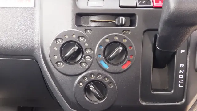 トヨタ ライトエーストラック DBF-S412U(4WD)の写真11