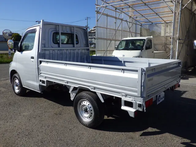 トヨタ タウンエーストラック 5BF-S403U(2WD)の写真2