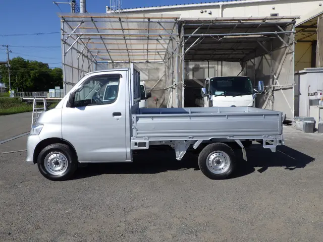 トヨタ タウンエーストラック 5BF-S403U(2WD)の写真3