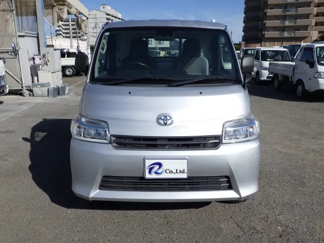 トヨタ タウンエーストラック 5BF-S403U(2WD)の写真4