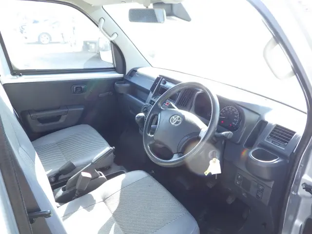 トヨタ タウンエーストラック 5BF-S403U(2WD)の写真6