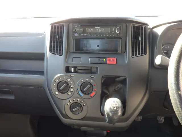 トヨタ タウンエーストラック 5BF-S403U(2WD)の写真9