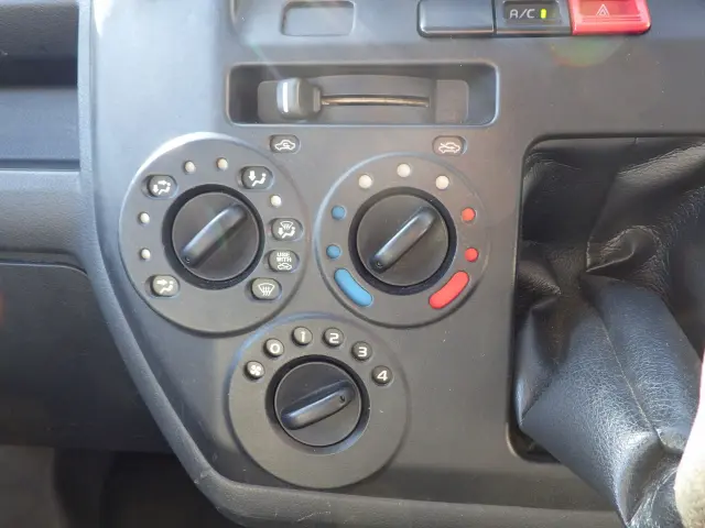 トヨタ タウンエーストラック 5BF-S403U(2WD)の写真12