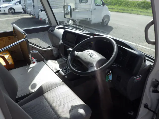 トヨタ コースター ＳＤＧ-ＸＺＢ40(2WD)の写真6