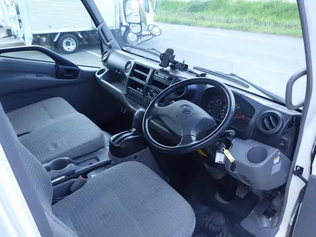 トヨタ ダイナ TKG-XZU710(2WD)の写真6