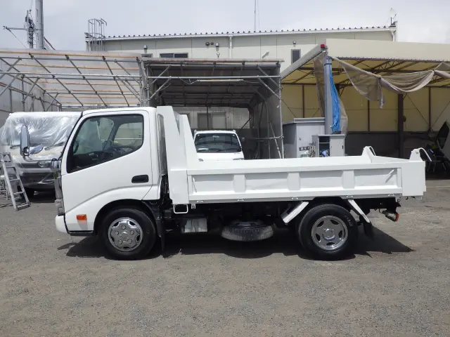 トヨタ ダイナ 2ＲＧ-ＸＺＵ600Ｄ(2WD)の写真3