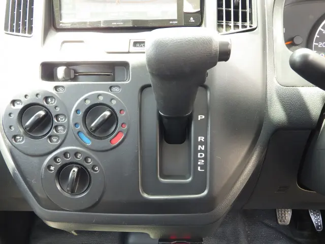トヨタ タウンエーストラック DBF-S402U(2WD)の写真13