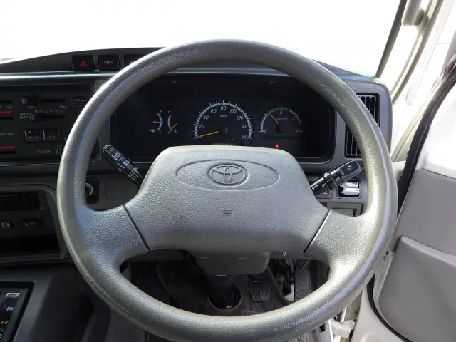 トヨタ コースター BDG-XZB50(2WD)の写真18