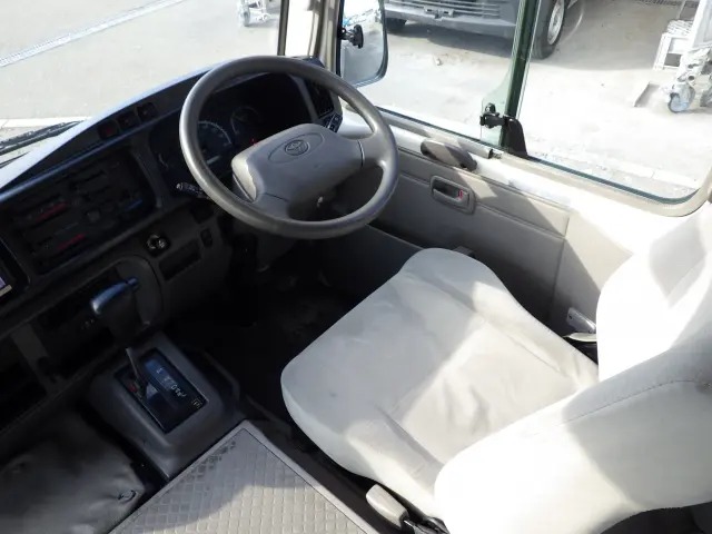 トヨタ コースター BDG-XZB50(2WD)の写真26