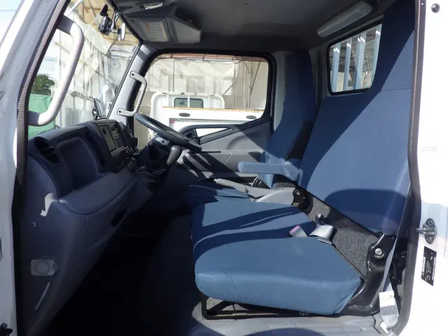 三菱 キャンター TKG-FBA20(2WD)の写真8