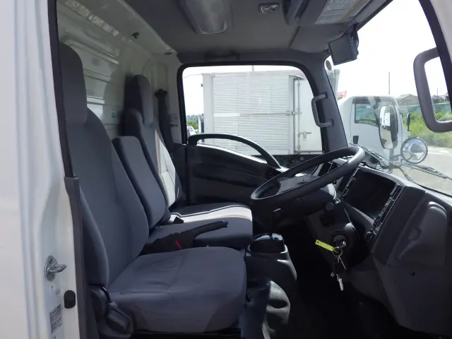 いすゞ エルフ TRG-NLR85AN(2WD)の写真7