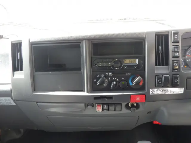 いすゞ エルフ TRG-NLR85AN(2WD)の写真9