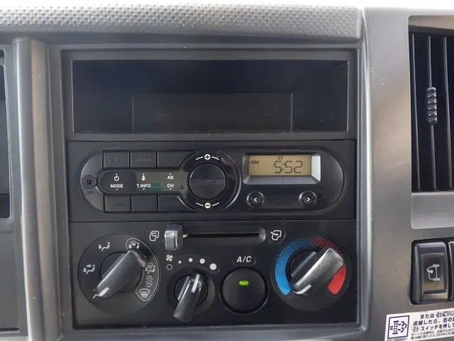 いすゞ エルフ TRG-NLR85AN(2WD)の写真10