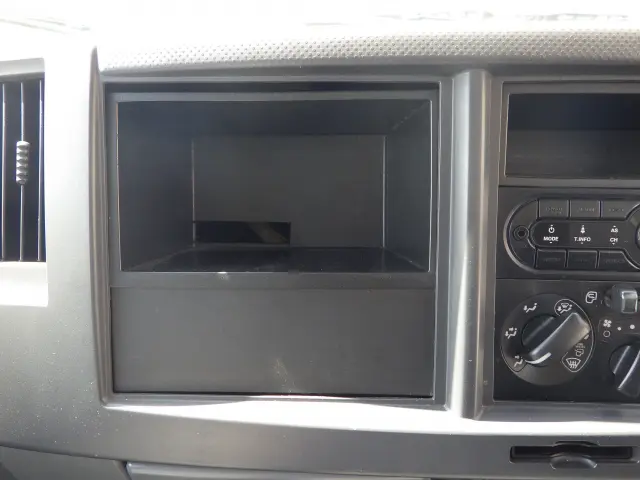 いすゞ エルフ TRG-NLR85AN(2WD)の写真11