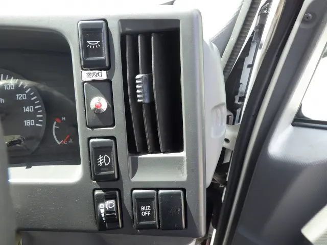 いすゞ エルフ TRG-NLR85AN(2WD)の写真15