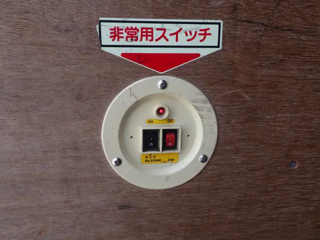 いすゞ エルフ TRG-NLR85AN(2WD)の写真27