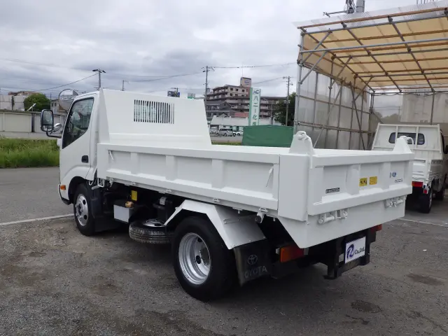 トヨタ ダイナ SKG-XZU620D(2WD)の写真2