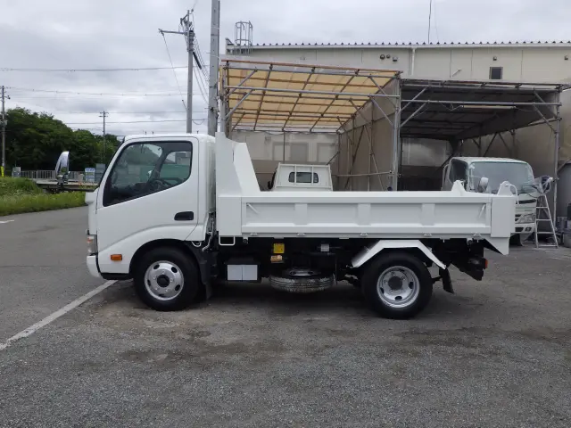 トヨタ ダイナ SKG-XZU620D(2WD)の写真3