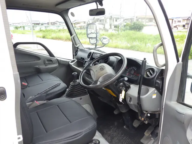 トヨタ ダイナ SKG-XZU620D(2WD)の写真6