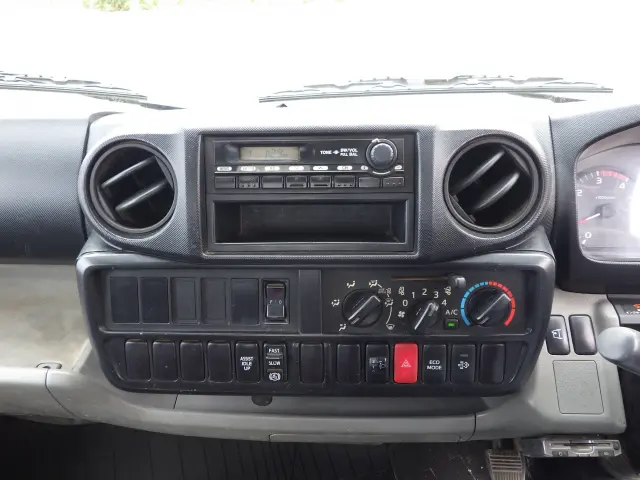 トヨタ ダイナ SKG-XZU620D(2WD)の写真9